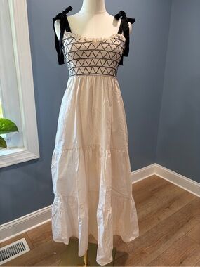 Trixxi White & Black Smocked Tie Strap Maxi Dress Women’s Medium